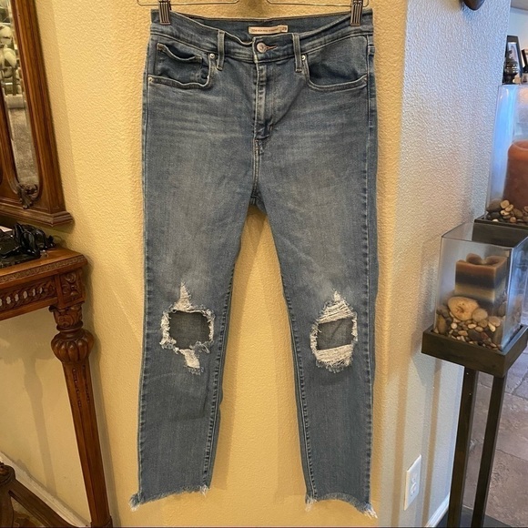 LEVI’S 724 High Rise Straight Women Blue Ripped Raw Hem Jeans Size 29-Fit Small - Picture 1 of 10